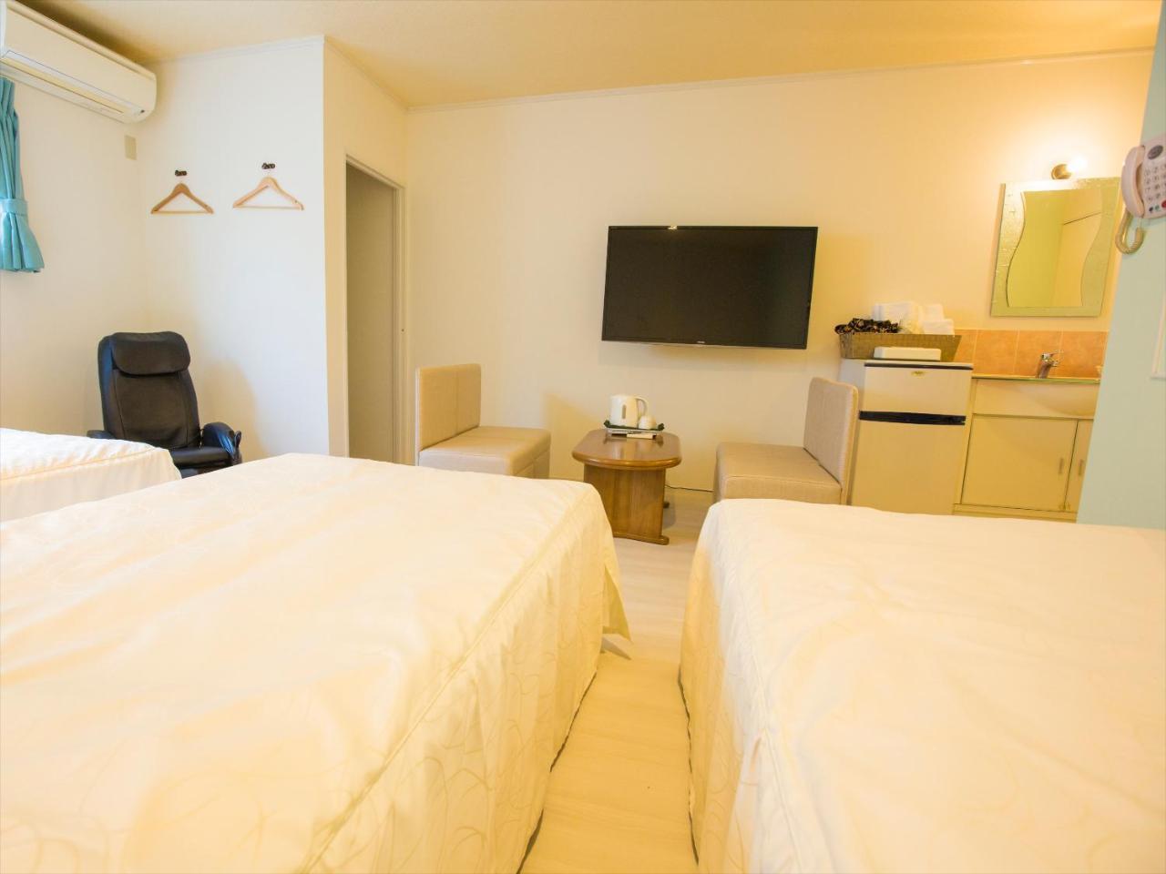 Hotel Palm Tree Hill Okinawa Екстер'єр фото