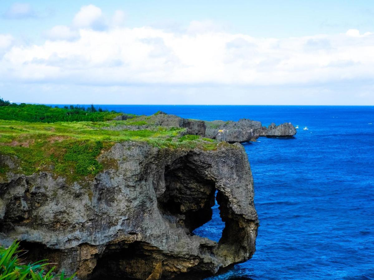 Hotel Palm Tree Hill Okinawa Екстер'єр фото